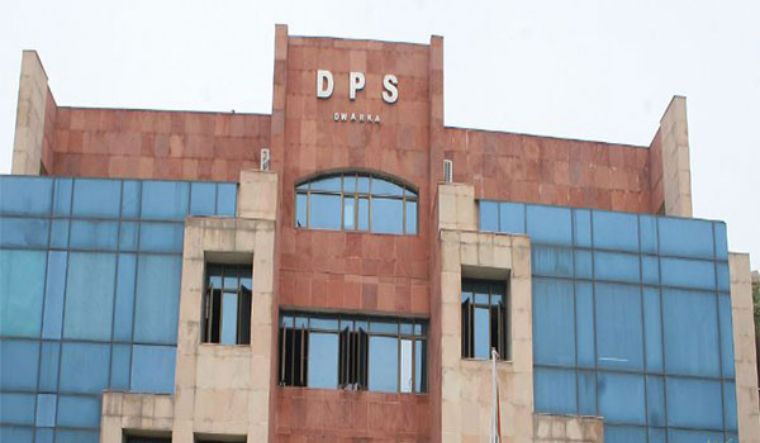 4 Delhi schools get bomb threats a day after children's hospital receives similar email - Vimarsana News